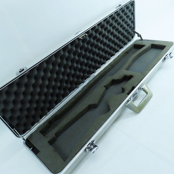 実際に弊社で買取させて頂いたZERO HALLIBURTON/ゼロハリバートン ジェラルミン ガンケースの画像 4枚目