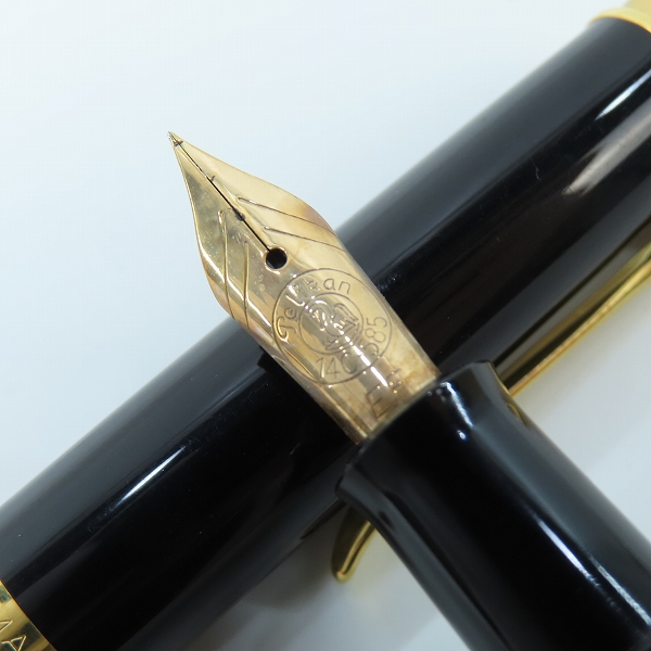 実際に弊社で買取させて頂いたPELIKAN/ペリカン SOUVERAN/スーベレーン 万年筆 ペン先14C-585-EF