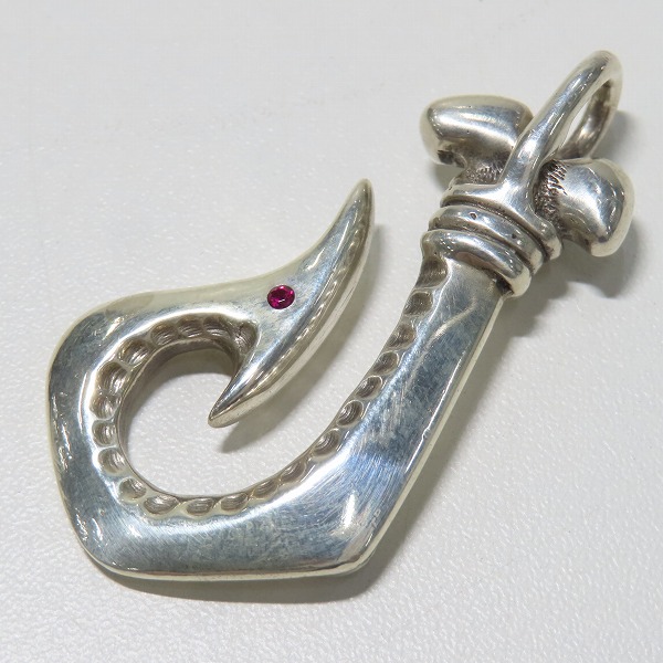 実際に弊社で買取させて頂いたTRAVIS WALKER/トラヴィスワーカー フィッシュフックペンダント w/ストーン