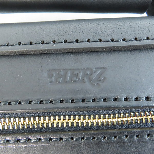 実際に弊社で買取させて頂いたHERZ/ヘルツ シンプルな顔立ちのブリーフケース ブラック BC-1の画像 5枚目