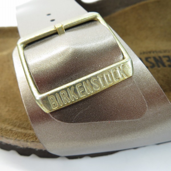実際に弊社で買取させて頂いた【未使用】BIRKENSTOCK/ビルケンシュトック Arizona/アリゾナ サンダル エナメル 27の画像 6枚目