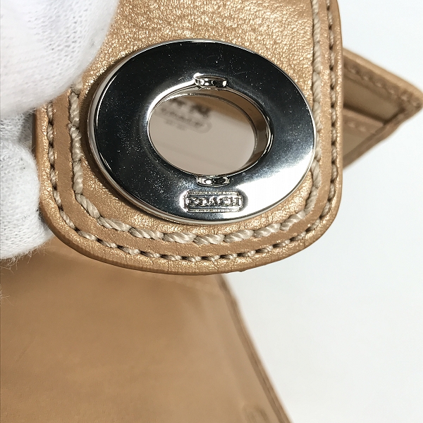 実際に弊社で買取させて頂いたCOACH/コーチ レザー二つ折り財布の画像 4枚目