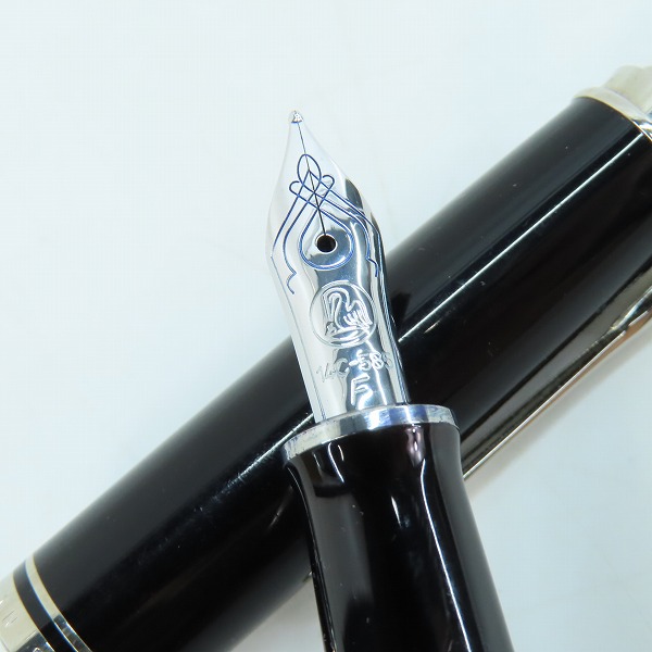 実際に弊社で買取させて頂いたPELIKAN/ペリカン スーべレーン ブラックストライプ キャップ式万年筆 ペン先14C-585 F