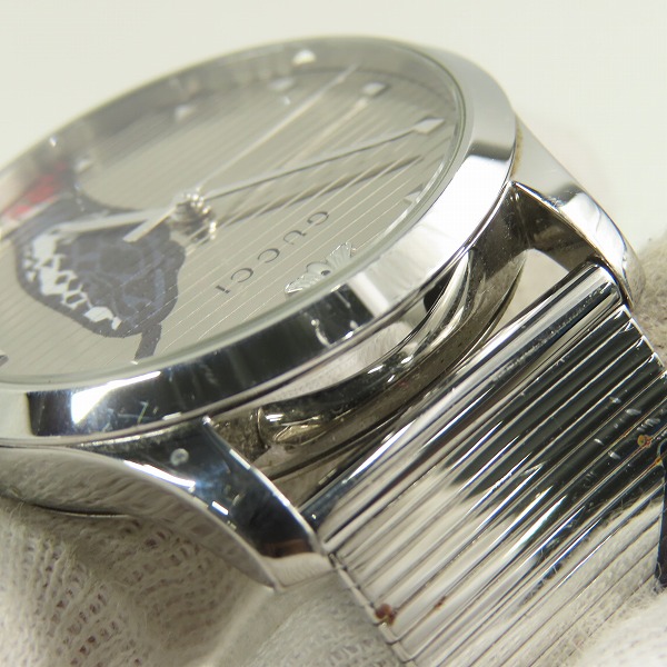 実際に弊社で買取させて頂いたGUCCI/グッチ Gタイムレス bee スネーク ウォッチ/腕時計 クォーツ 126.4/YA1264123【動作未確認】の画像 6枚目