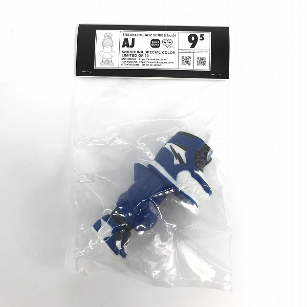 実際に弊社で買取させて頂いた【未開封】TOKYOGUNS/トウキョウガンズ Sneaker Headz/スニーカーヘッズ AWATSU MAI Select Color ROYAL BLUE ソフビの画像 1枚目