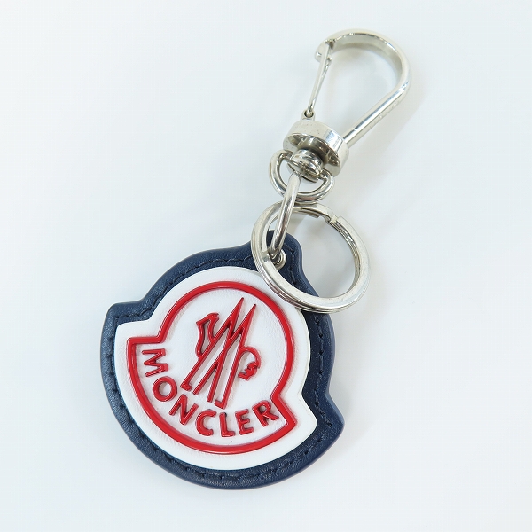 実際に弊社で買取させて頂いたMONCLER/モンクレール ロゴ型 レザー キーホルダー ネイビー×ホワイト×レッド