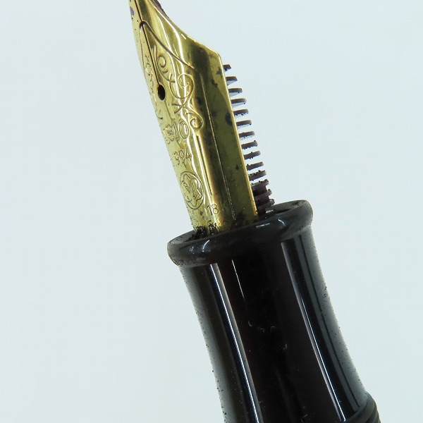 実際に弊社で買取させて頂いたMONTBLANC/モンブラン 万年筆 作家シリーズ オスカーワイルド 20000本限定 ペン先18K-750の画像 7枚目