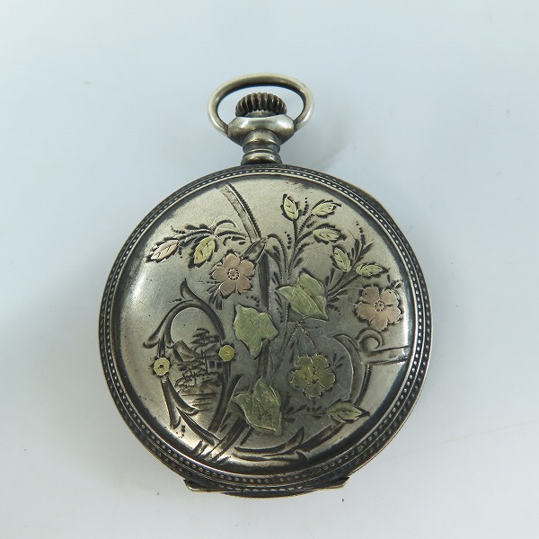 実際に弊社で買取させて頂いた【ジャンク】A.W.W.Co WALTHAM MASS/ウォルサム ヴィンテージ懐中時計/SILVER925/唐草彫刻の画像 1枚目