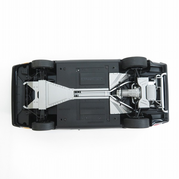 実際に弊社で買取させて頂いたAUTOart/オートアート 1/18 DELOREAN/デロリアン DMC-12 メタリックブラック 79917/ミニカーの画像 5枚目