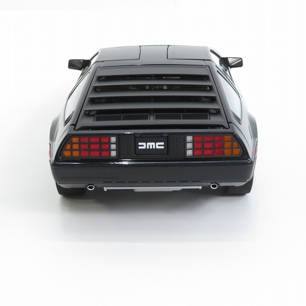実際に弊社で買取させて頂いたAUTOart/オートアート 1/18 DELOREAN/デロリアン DMC-12 メタリックブラック 79917/ミニカーの画像 2枚目