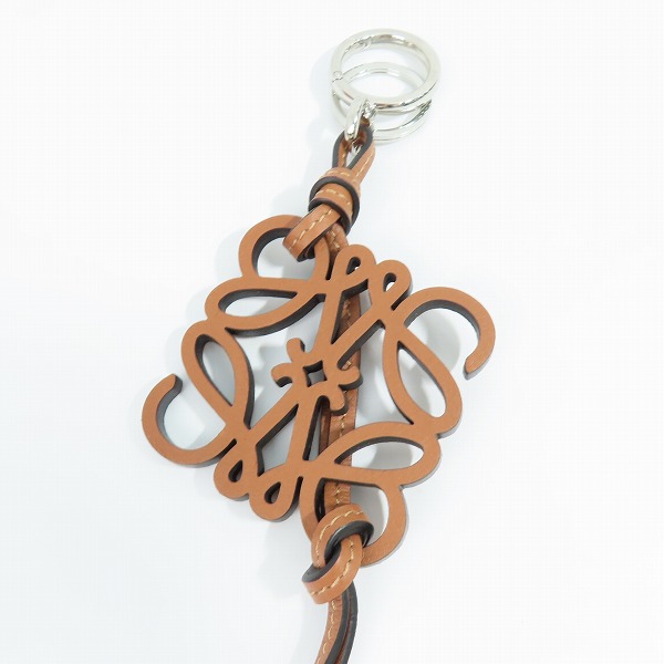 実際に弊社で買取させて頂いたLOEWE/ロエベ アナグラム バッグチャーム カーフ キーホルダー/キーリングの画像 1枚目