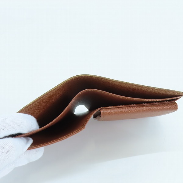 実際に弊社で買取させて頂いたLOUIS VUITTON/ルイヴィトン ポルトフォイユ・マルコ 二つ折り財布 モノグラム M61675の画像 4枚目