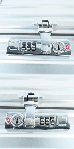 実際に弊社で買取させて頂いたRIMOWA/リモワ クラシック チェックインL シルバー 四輪/マルチホイール 84L/973.73の画像 6枚目