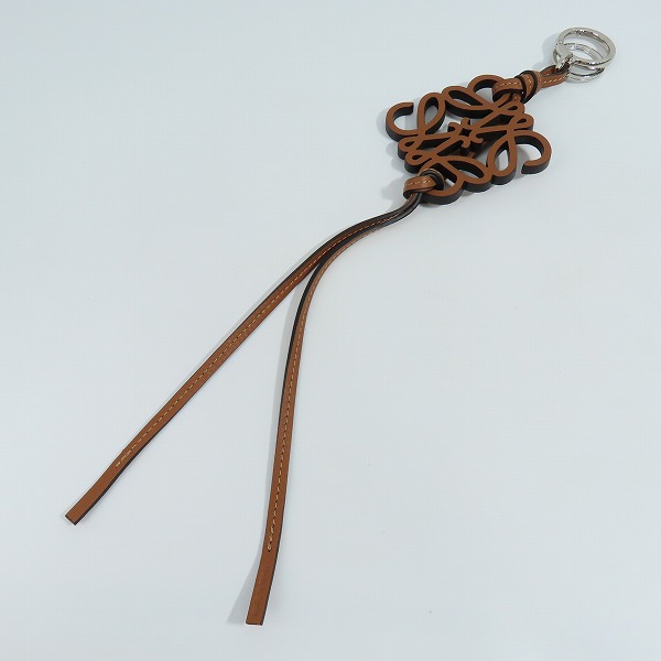 実際に弊社で買取させて頂いたLOEWE/ロエベ アナグラム バッグチャーム カーフ キーホルダー/キーリング