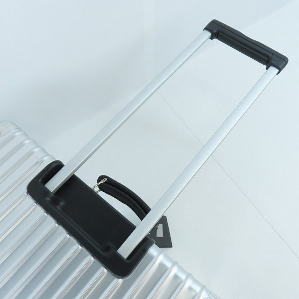 実際に弊社で買取させて頂いたRIMOWA/リモワ クラシック チェックインL シルバー 四輪/マルチホイール 84L/973.73の画像 4枚目