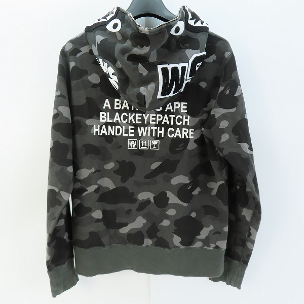 実際に弊社で買取させて頂いたA BATHING APE×BlackEyePatch/アベイジングエイプ×ブラックアイパッチ ジップアップ シャークパーカー 001ZPK231902C/Mの画像 2枚目