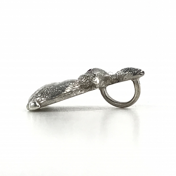 実際に弊社で買取させて頂いたJustin Davis/ジャスティンデイビス Lucky "B" Ruby eye うさぎ/ラビット ネックレスチャーム SPJ180の画像 3枚目
