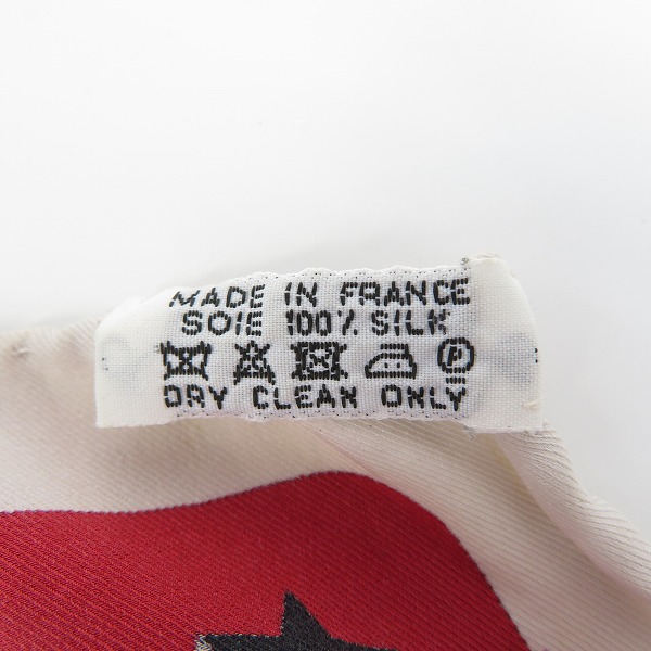 実際に弊社で買取させて頂いたHERMES/エルメス カレ70 Un Week-End dans l'Espace 気ままな週末 スカーフ/ストール レッドの画像 2枚目