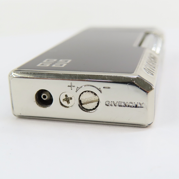 実際に弊社で買取させて頂いたGIVENCHY/ジバンシー ガスライター ブラック/シルバーの画像 4枚目