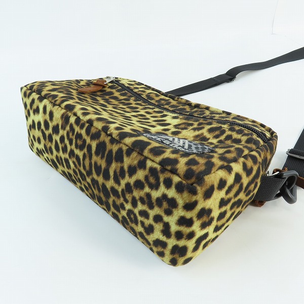 実際に弊社で買取させて頂いたGREGORY/グレゴリー レオパード/ヒョウ柄 パデッド ショルダーバッグ/ポーチ Mの画像 3枚目