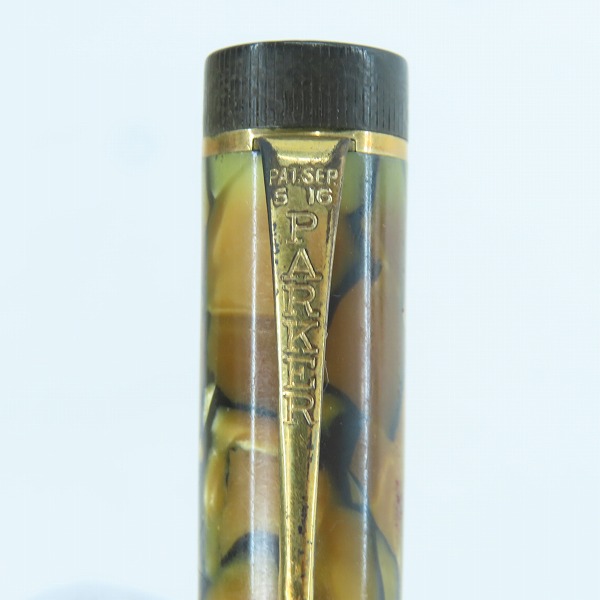 実際に弊社で買取させて頂いたPARKER/パーカー Lucky Curve マーブル 模様  ヴィンテージ 万年筆の画像 5枚目