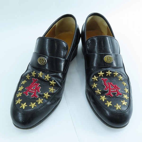 実際に弊社で買取させて頂いたGUCCI/グッチ スタースタッズ レザーローファー シューズ LA刺繍 535298/6.5