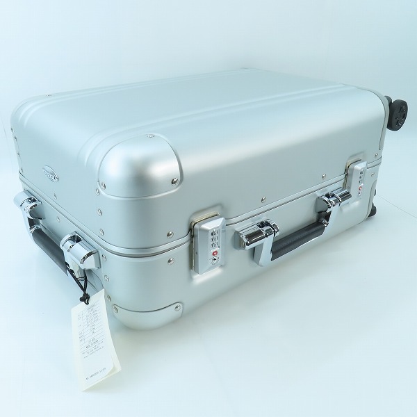 実際に弊社で買取させて頂いた【未使用】ZERO HALLIBURTON/ゼロハリバートン Classic Aluminum 3.0 機内持ち込み キャリーケース 94402の画像 2枚目