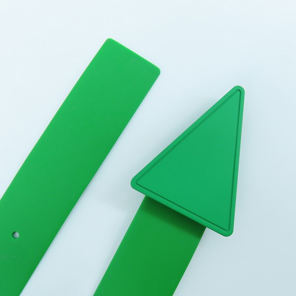 実際に弊社で買取させて頂いたBOTTEGA VENETA/ボッテガヴェネタ トライアングルラバーベルト グリーン系 702028の画像 1枚目