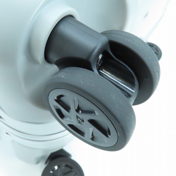 実際に弊社で買取させて頂いた【未使用】ZERO HALLIBURTON/ゼロハリバートン Classic Aluminum 3.0 機内持ち込み キャリーケース 94402の画像 8枚目
