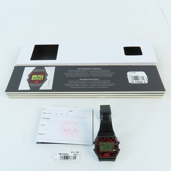 実際に弊社で買取させて頂いた(4)TIMEX/タイメックス スペースインベーダー  腕時計 TW2V30200の画像 5枚目