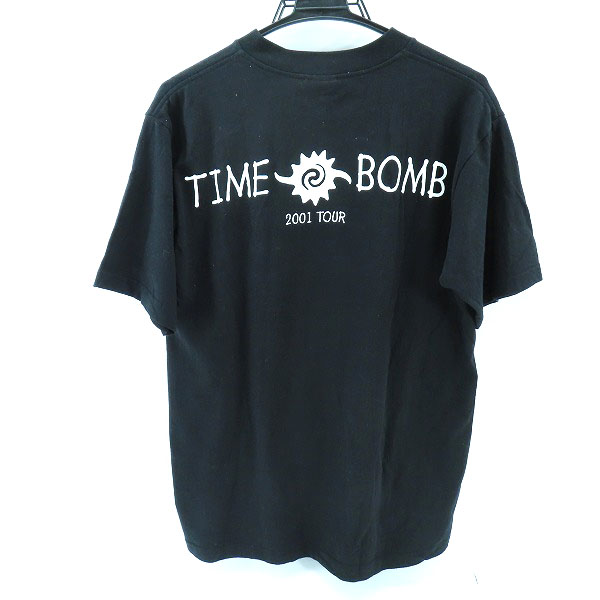 実際に弊社で買取させて頂いたBuckcherry/バックチェリー 2001 Tour TIME BOMB バンドTシャツ/Mの画像 1枚目