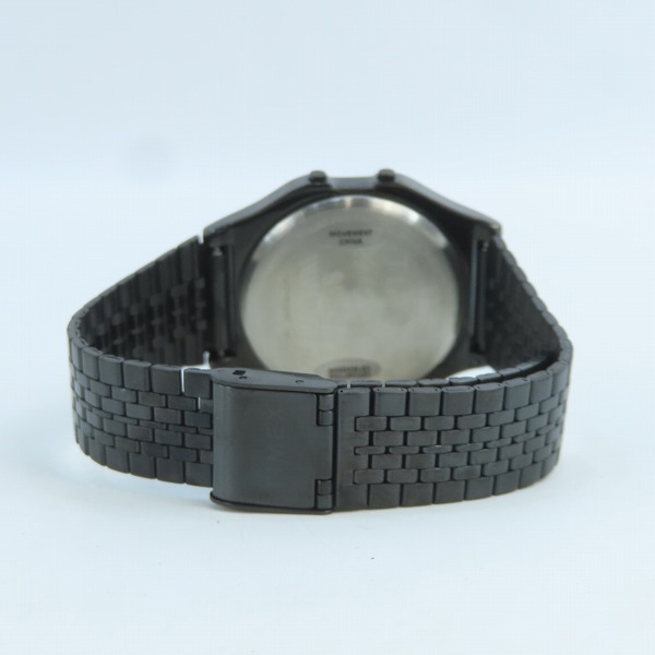 実際に弊社で買取させて頂いた(1)TIMEX/タイメックス スペースインベーダー  腕時計 TW2V30200の画像 2枚目