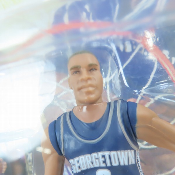 実際に弊社で買取させて頂いた【未開封】Hasbro/ハズブロ STARTING LINEUP F.A.M.E NBA  ALLEN IVERSON アレン・アイバーソン フィギュアの画像 2枚目