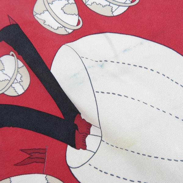 実際に弊社で買取させて頂いたHERMES/エルメス カレ70 Un Week-End dans l'Espace 気ままな週末 スカーフ/ストール レッドの画像 5枚目