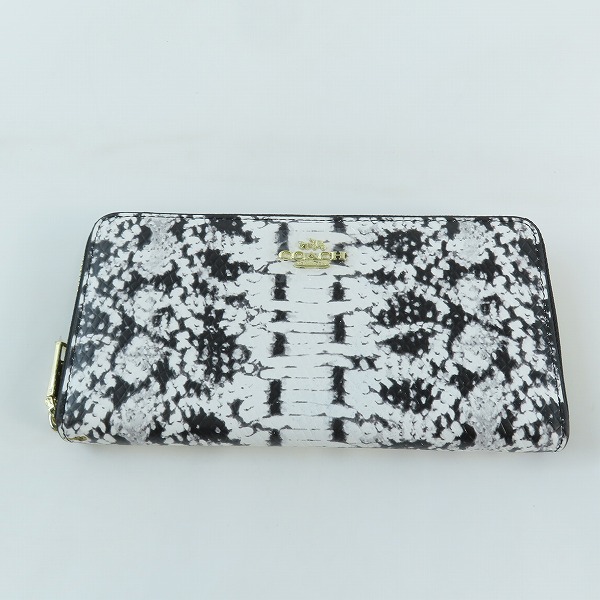 実際に弊社で買取させて頂いたCOACH/コーチ 蛇柄 ラウンドジップ 長財布