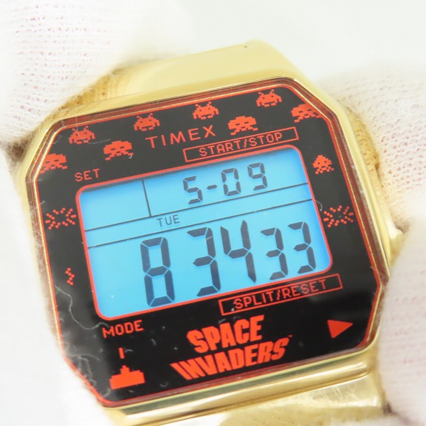 実際に弊社で買取させて頂いた(2)TIMEX/タイメックス スペースインベーダー  腕時計 TW2V30100の画像 4枚目