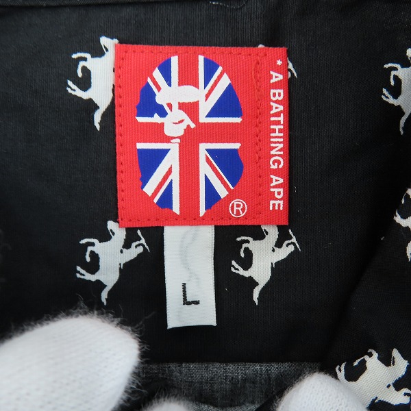 実際に弊社で買取させて頂いたA BATHING APE/アベイシングエイプ 総柄 半袖シャツ ブラック/Lの画像 2枚目