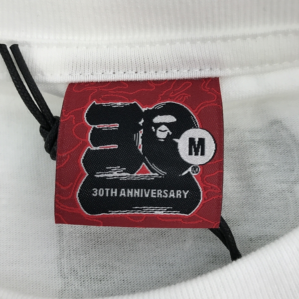 実際に弊社で買取させて頂いた【未使用】A BATHING APE/アベイジングエイプ 30TH ANNIVERSARY TEE #1/30周年記念限定 エイプヘッド Tシャツ/Mの画像 2枚目