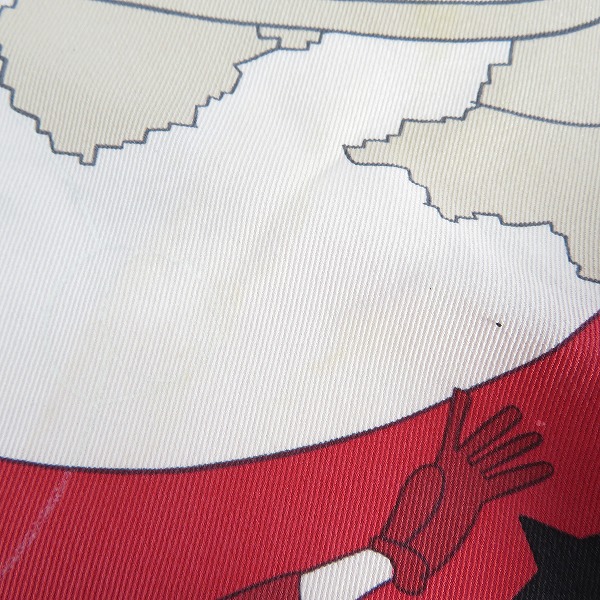 実際に弊社で買取させて頂いたHERMES/エルメス カレ70 Un Week-End dans l'Espace 気ままな週末 スカーフ/ストール レッドの画像 4枚目