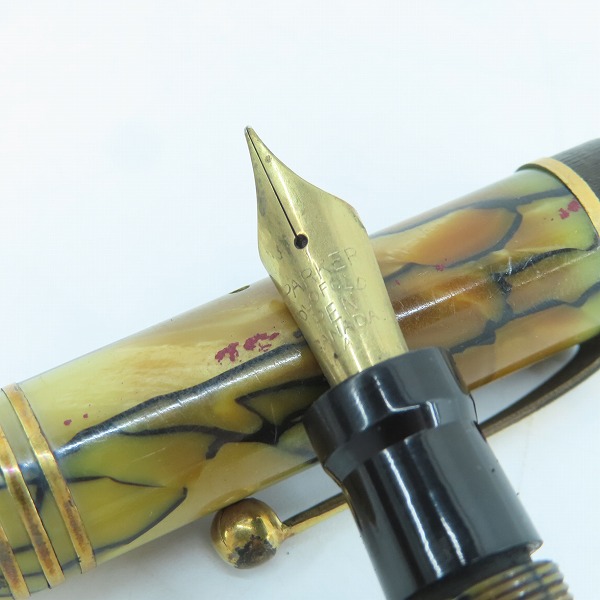 実際に弊社で買取させて頂いたPARKER/パーカー Lucky Curve マーブル 模様  ヴィンテージ 万年筆