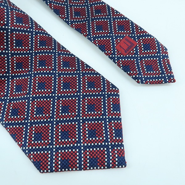 実際に弊社で買取させて頂いた【未使用】Dunhill/ダンヒル ロゴ 総柄 ネクタイの画像 2枚目