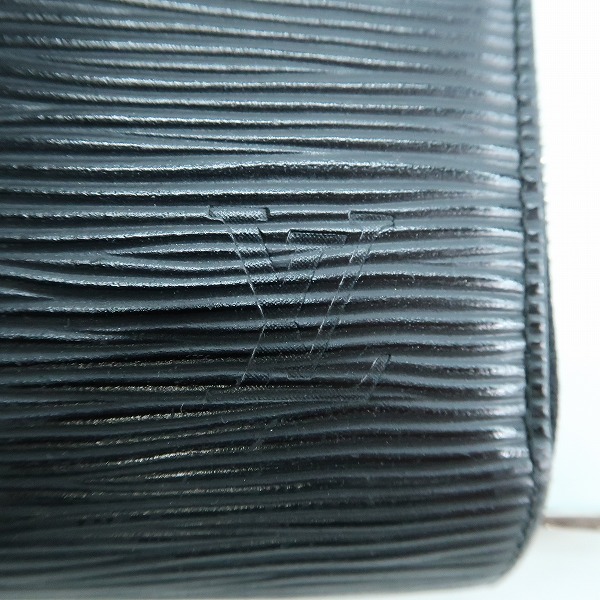 実際に弊社で買取させて頂いたLOUIS VUITTON/ルイヴィトン エピ ラウンドファスナー/ジップ ジッピーウォレット M61857の画像 7枚目