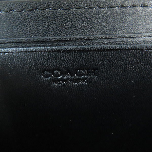 実際に弊社で買取させて頂いたCOACH/コーチ 迷彩柄 カモフラージュ ラウンドジップ 長財布 F57802の画像 4枚目