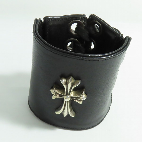 実際に弊社で買取させて頂いたCHROMEHEARTS/クロムハーツ レザー ワイドブレスレット/スモールCHクロス/クロスボール/グロメット