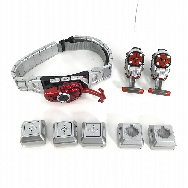 実際に弊社で買取させて頂いたBANDAI/バンダイ COMPLETE SELECTION MODIFICATION/CSM 仮面ライダーカブト カブトゼクター ハイパーゼクター 3点セット