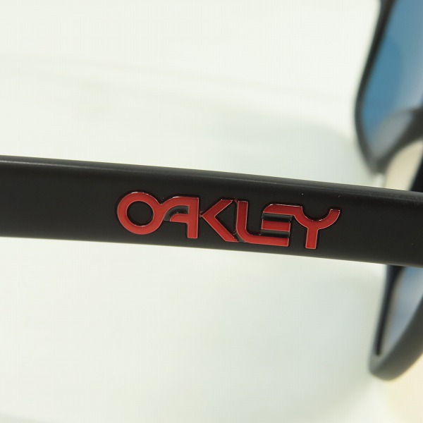 実際に弊社で買取させて頂いたOAKLEY/オークリー Frogskins.LX フロッグスキン サングラス OO2039-02の画像 3枚目