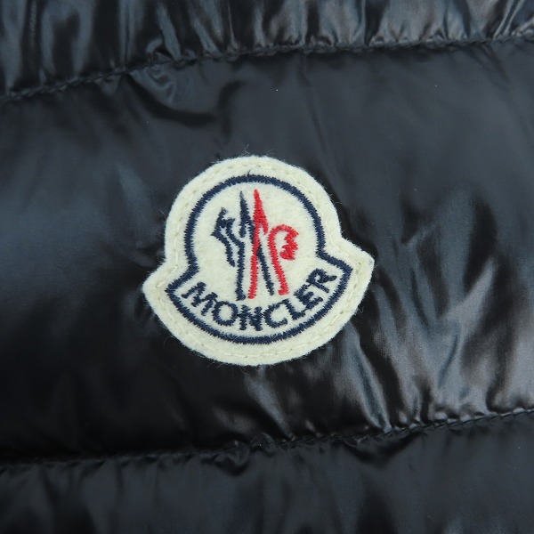 実際に弊社で買取させて頂いた【JPタグ】MONCLER/モンクレール GUI GILET/ ギュイジレ ライトダウンベスト  ブラック 410914336199 53029/2の画像 7枚目