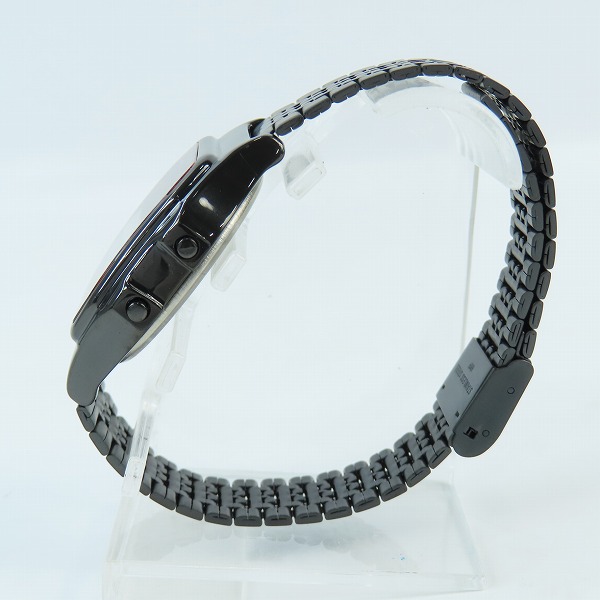 実際に弊社で買取させて頂いた(1)TIMEX/タイメックス スペースインベーダー  腕時計 TW2V30200の画像 1枚目