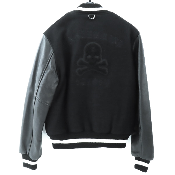 実際に弊社で買取させて頂いたSTUSSY×MASTERMIND/ステューシー×マスターマインド スカルロゴ スタジャン Mの画像 1枚目
