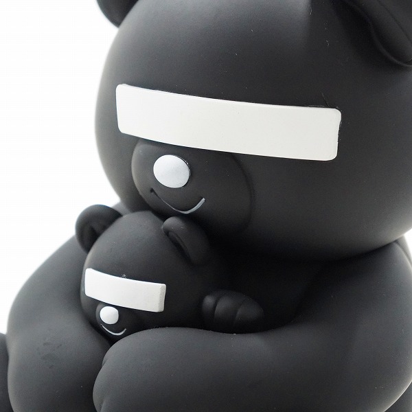 実際に弊社で買取させて頂いたUNDERCOVER×MEDICOM TOY/アンダーカバー×メディコムトイ VCD BEAR 目隠しベア ブラック フィギュアの画像 4枚目
